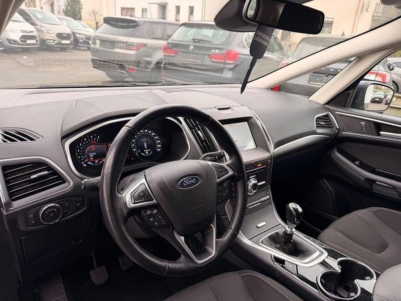 Gebraucht Ford S-MAX Titanium 150 PS (110 kW) 2022 Schwarz Van / Kleinbus