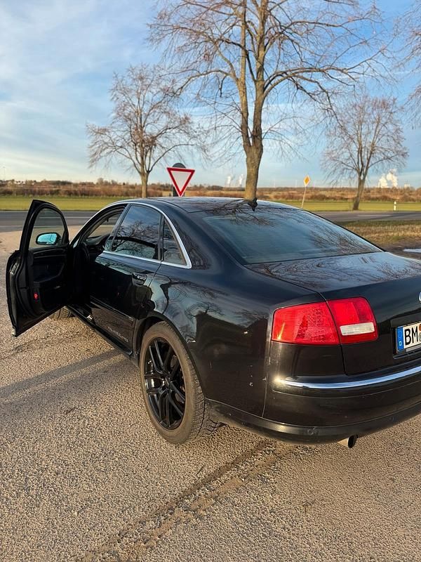 Schwarz Gebraucht 2005 Audi A8 Limousine | 3.400 € (Superpreis) - Bild 1/4