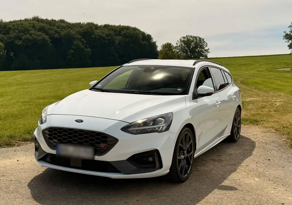 Gebraucht Ford Focus ST 280 PS (205 kW) 2019 Weiß Kombi