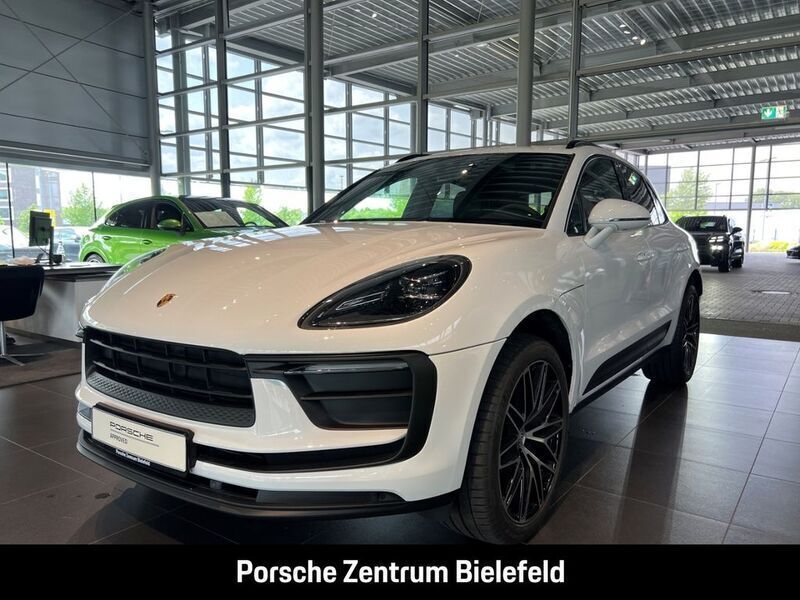 Weiß Gebraucht 2024 Porsche Macan SUV | 81.700 € (Guter Preis) - Bild 1/4