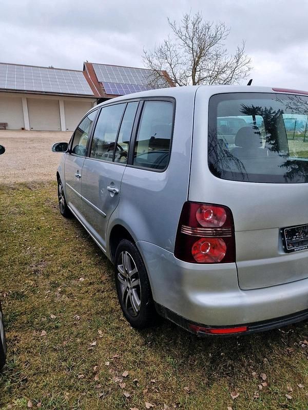 Gebraucht VW Touran 105 PS (77 kW) 2009 Grau Van / Kleinbus