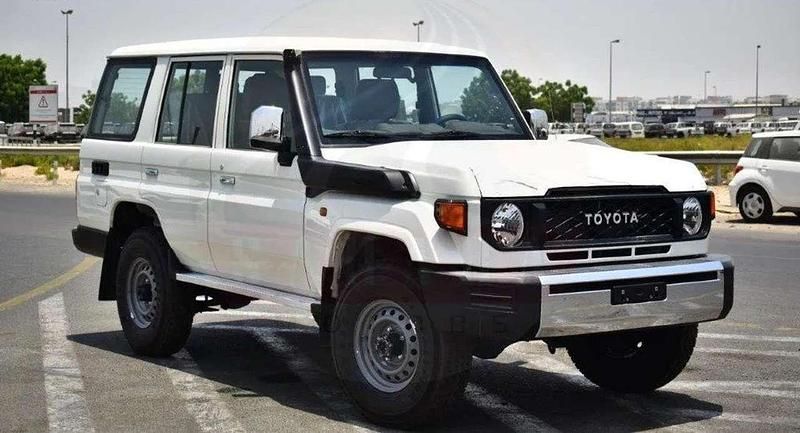 Beige Gebraucht 2025 Toyota Land Cruiser SUV | 88.000 € (Etwas zu teuer) - Bild 1/4