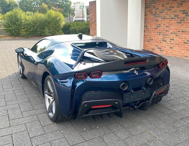 Gebraucht Ferrari SF90 999 PS (734 kW) 2023 Blau