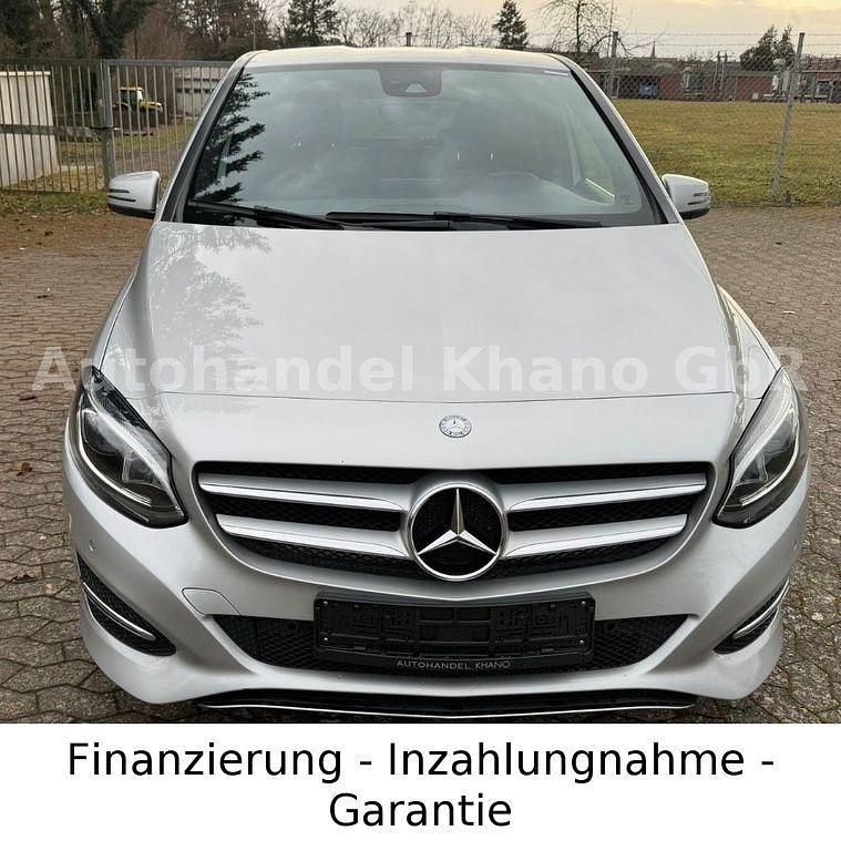 Gebraucht Mercedes B180 109 PS (80 kW) 2017 Silber Van / Kleinbus