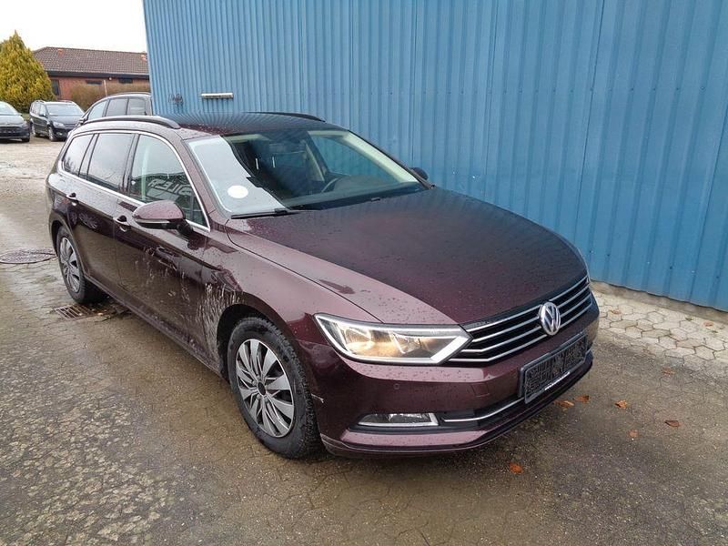 Gebraucht VW Passat Comfortline 150 PS (110 kW) 2016 Rot Kombi