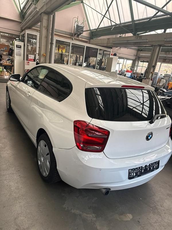 Gebraucht BMW 116 136 PS (100 kW) 2013 Weiß Kleinwagen