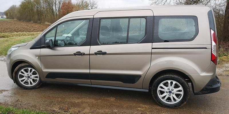 Gebraucht Ford Tourneo 120 PS (88 kW) 2018 Andere farben Van / Kleinbus