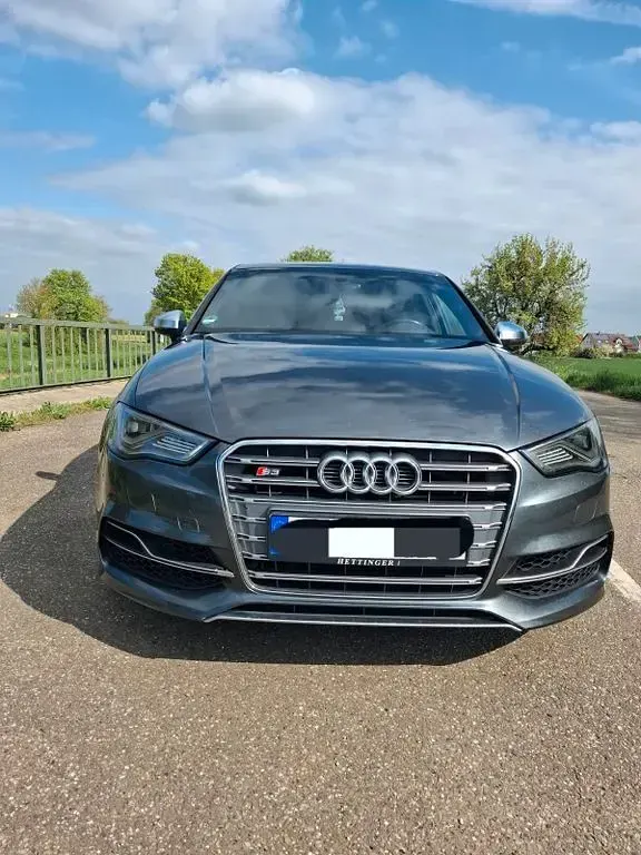 Gebraucht Audi S3 Ambiente 300 PS (220 kW) 2015 Grau Limousine