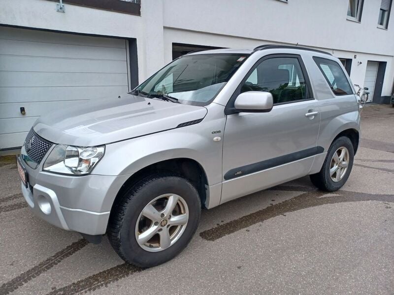 Silber Gebraucht 2008 Suzuki Grand Vitara Club SUV | 3.995 € (Fairer Preis) - Bild 1/4