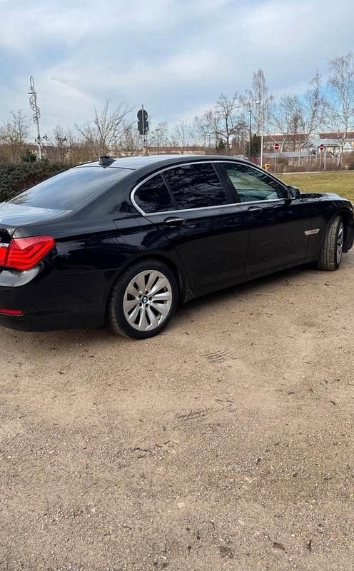 Gebraucht BMW 730 245 PS (180 kW) 2010 Schwarz Limousine