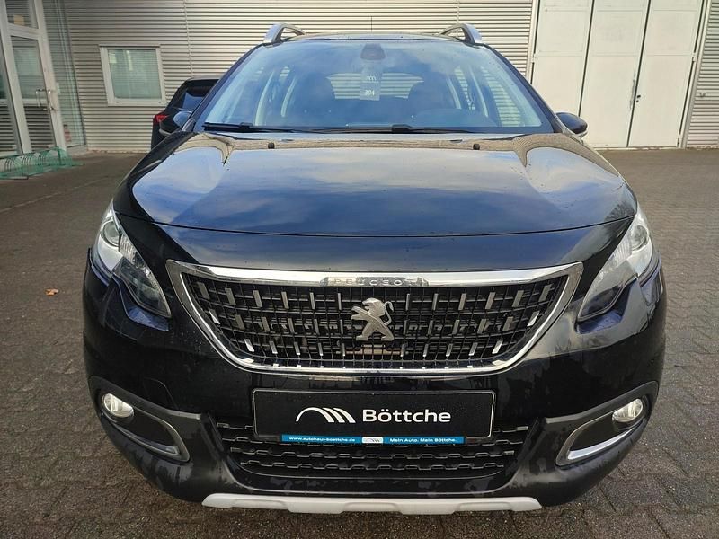 Gebraucht Peugeot 2008 131 PS (96 kW) 2019 Lackierung schwarz perla nera/metalliclackierung mit schutzlack SUV