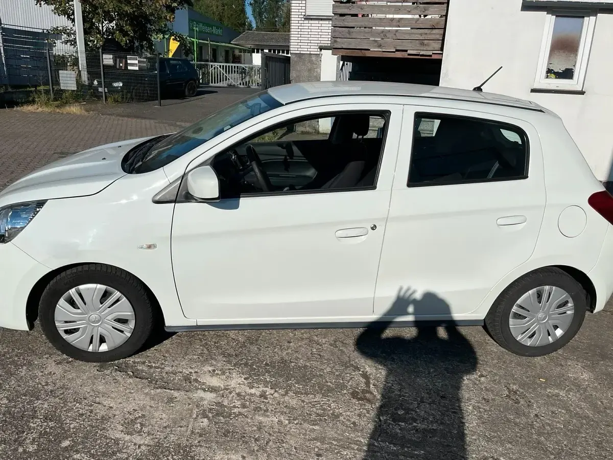 Gebraucht Mitsubishi Space Star 70 PS (51 kW) 2017 Weiß Kleinwagen