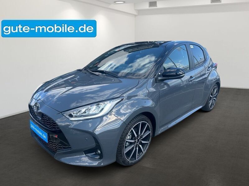 Ash (1m2)/ black (202) Neu 2025 Toyota Yaris Hybrid Sport Limousine | 34.999 € (Etwas zu teuer) - Bild 1/4