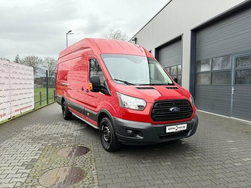 Gebraucht Ford Transit 105 PS (77 kW) 2017 Race red Van