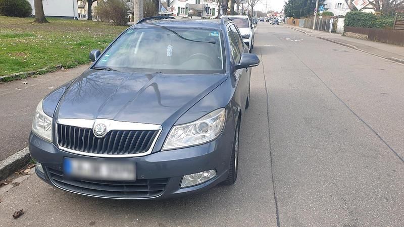 Gebraucht Skoda Octavia 105 PS (77 kW) 2010 Grau Kombi