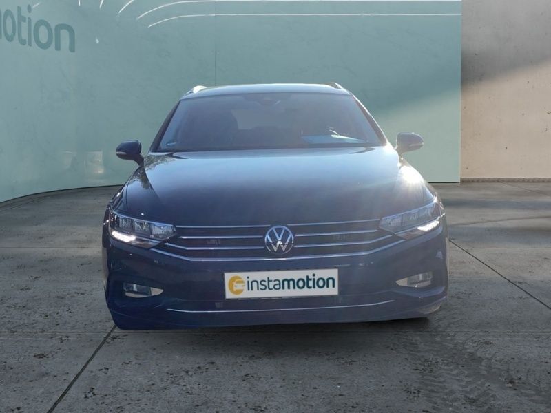 Gebraucht VW Passat 150 PS (110 kW) 2024 Blau Van / Kleinbus