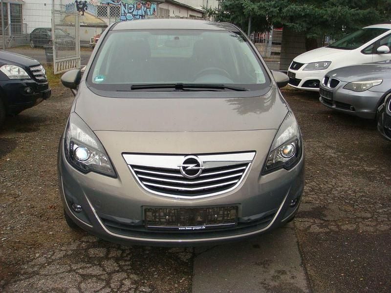 Braun Gebraucht 2010 Opel Meriva Innovation Van / Kleinbus | 2.650 € (Superpreis) - Bild 1/4