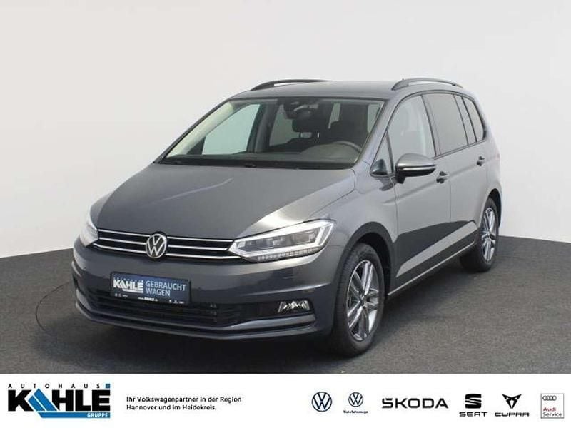 Deep black perleffekt Gebraucht 2024 VW Touran Comfortline Van / Kleinbus | 33.290 € (Guter Preis) - Bild 1/4