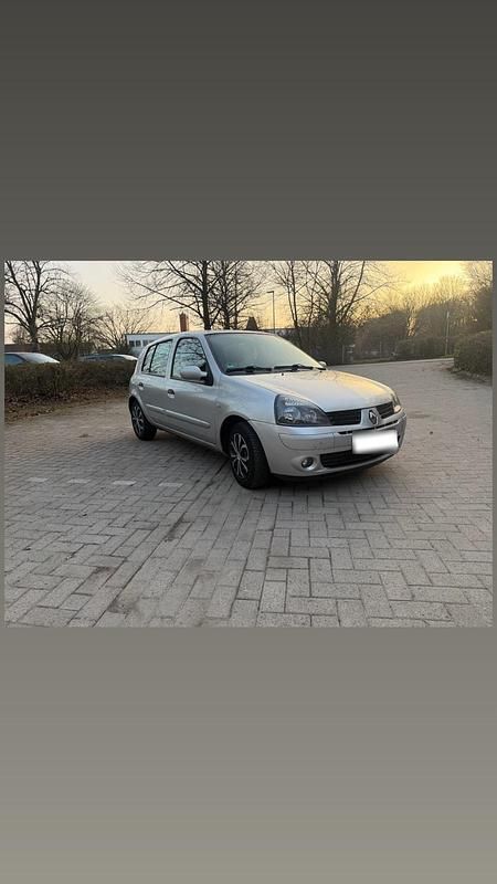 Gebraucht Renault Clio II 75 PS (55 kW) 2004 Grau Kleinwagen