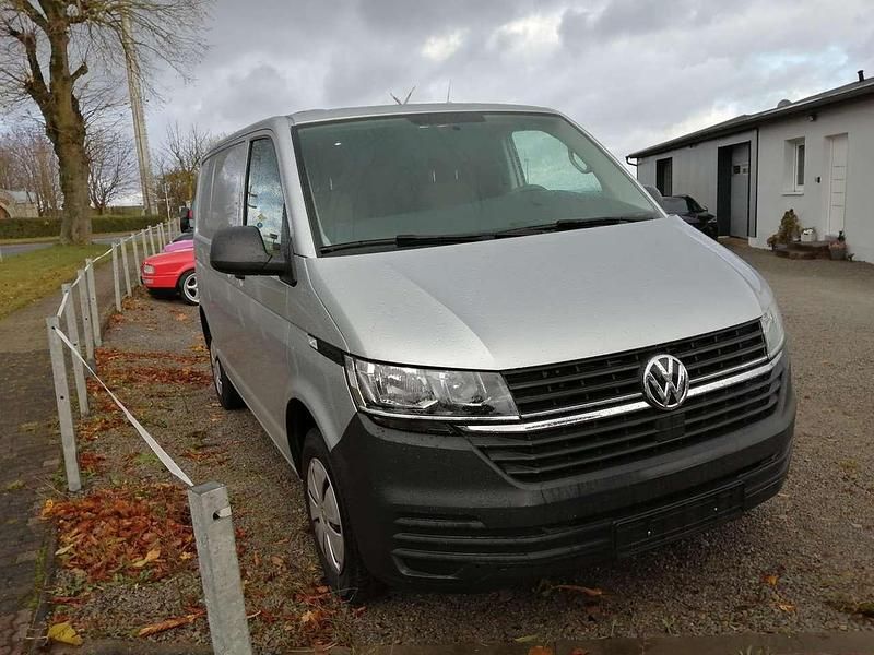 Neu VW Transporter 150 PS (110 kW) 2025 Reflexsilber metallic Van