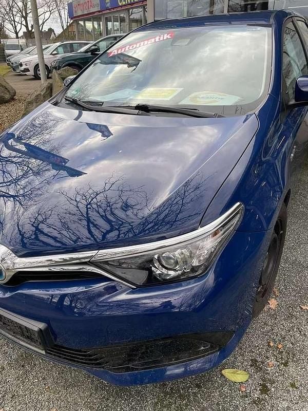 Gebraucht Toyota Auris Hybrid Cool 99 PS (72 kW) 2017 Dark blue/ solid blue Kleinwagen