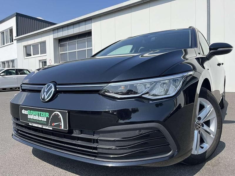 Deep black (metallic) Gebraucht 2021 VW Golf VIII Life Kombi | 18.960 € (Guter Preis) - Bild 1/4