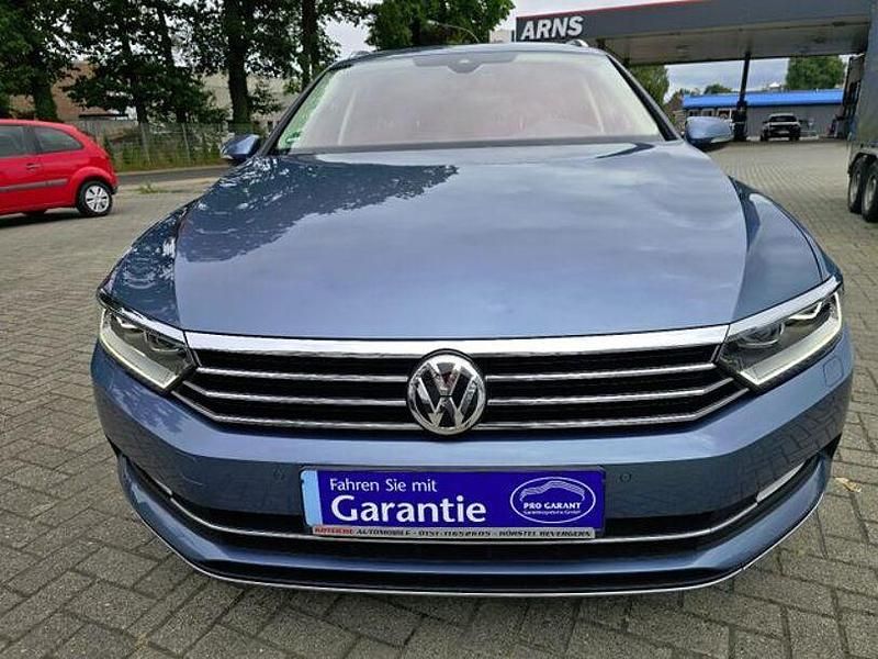 Blau Gebraucht 2015 VW Passat Comfortline Limousine | 19.500 € (Fairer Preis) - Bild 1/4