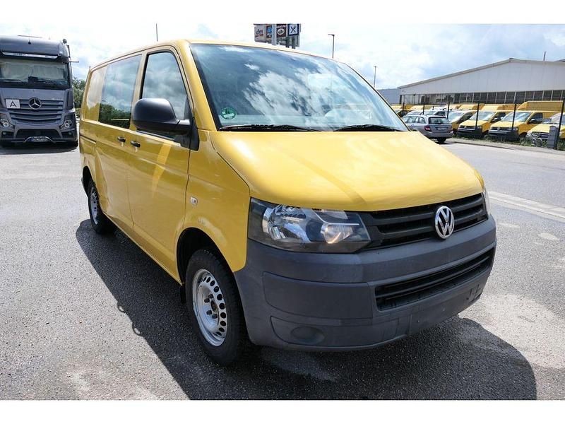 Second-hand VW Transporter 84 CP (61 kW) 2011 Galben Van