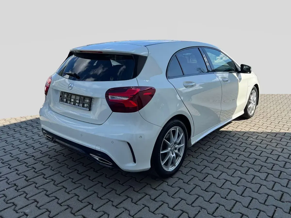 Gebraucht Mercedes 220 AMG 177 PS (130 kW) 2017 Weiß Limousine