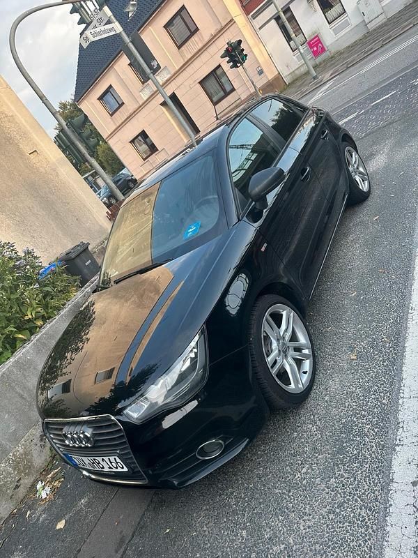 Schwarz Gebraucht 2012 Audi A1 Kleinwagen | 7.500 € (Etwas zu teuer) - Bild 1/4