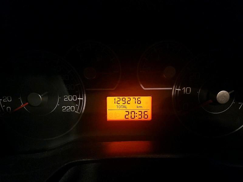 Rot Gebraucht 2008 Fiat Grande Punto Kleinwagen | 2.500 € (Fairer Preis) - Bild 1/1