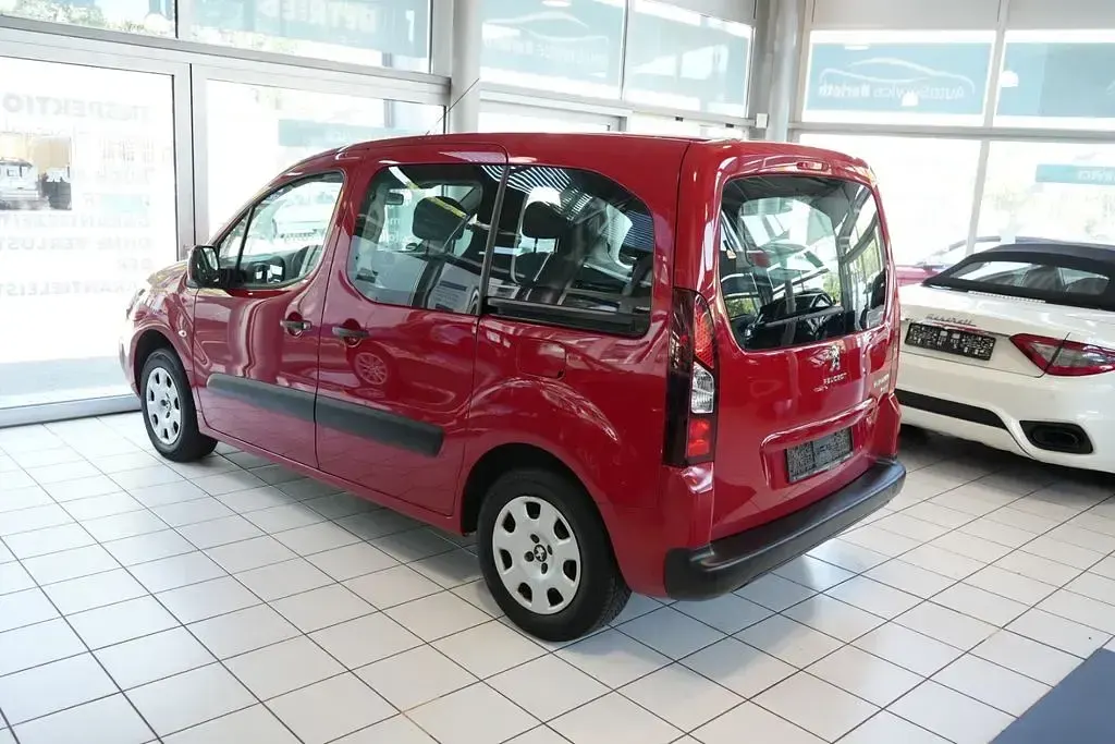 Gebraucht Peugeot Partner Tepee Active 98 PS (72 kW) 2015 Rouge ardent Van / Kleinbus