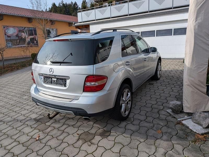 Gebraucht Mercedes ML420 306 PS (225 kW) 2008 Silber SUV