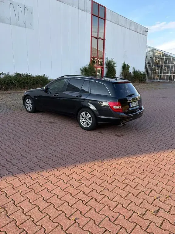Gebraucht Mercedes C250 204 PS (150 kW) 2011 Schwarz Limousine