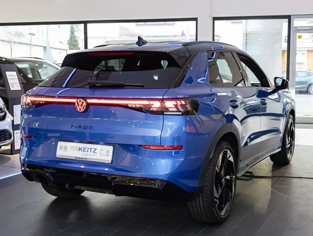 Neu VW T-Roc R-line 150 PS (110 kW) 2026 Celestial blue metallic blau SUV