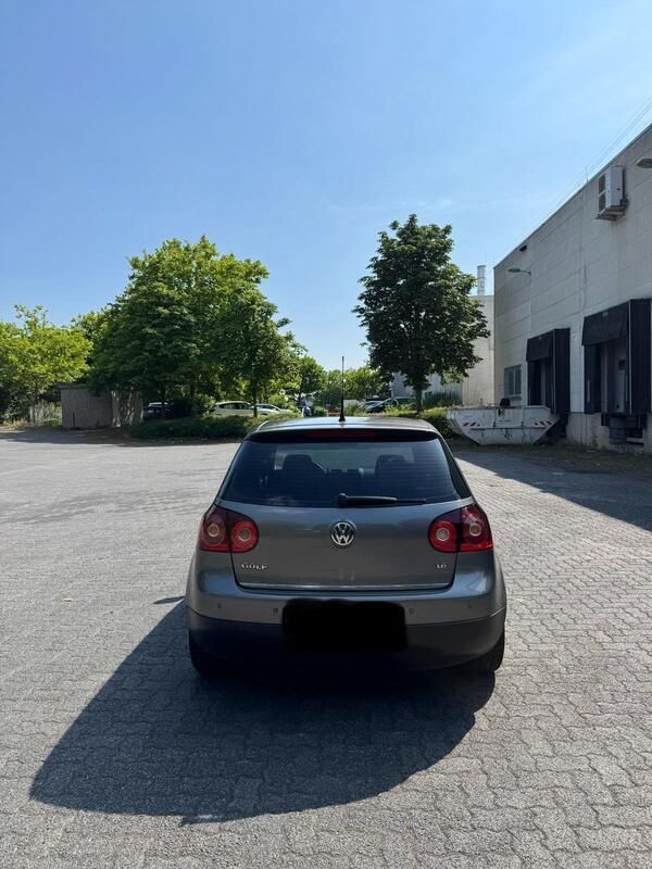 Grau Gebraucht 2008 VW Golf V Kleinwagen | 3.800 € (Fairer Preis) - Bild 1/4