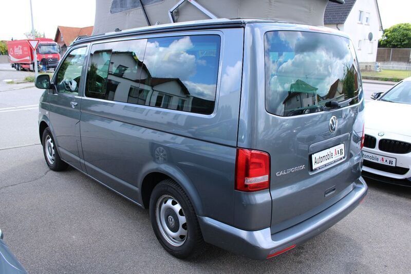 Gebraucht VW T5 Beach 140 PS (102 kW) 2012 Grau Van