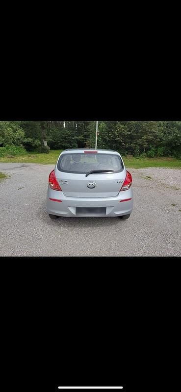 Gebraucht Hyundai i20 Edition 86 PS (63 kW) 2014 Silber Kleinwagen