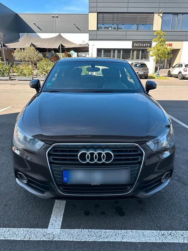 Braun Gebraucht 2012 Audi A1 Kleinwagen | 6.600 € (Guter Preis) - Bild 1/4