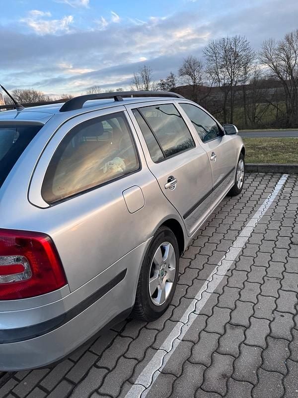 Gebraucht Skoda Octavia 105 PS (77 kW) 2009 Grau Kombi