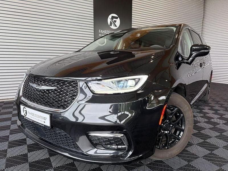 Schwarz Gebraucht 2023 Chrysler Pacifica SUV | 37.999 € (Fairer Preis) - Bild 1/4