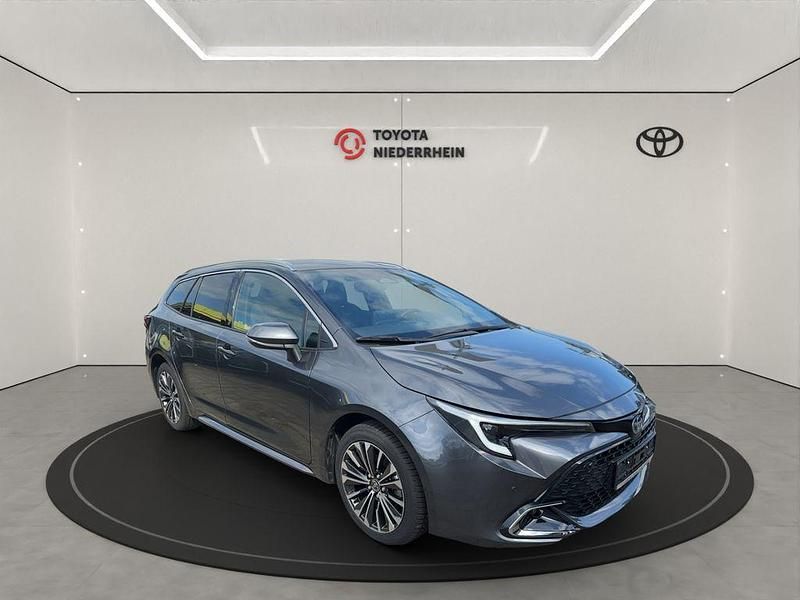 Neu Toyota Corolla 178 PS (130 kW) 2025 Grau Kombi