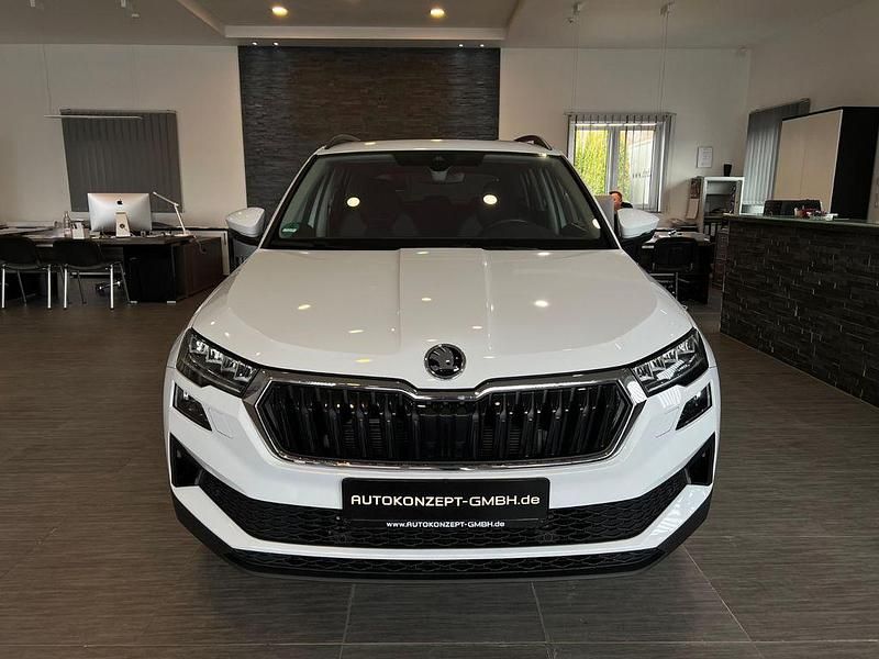 Gebraucht Skoda Karoq 150 PS (110 kW) 2022 Weiß SUV