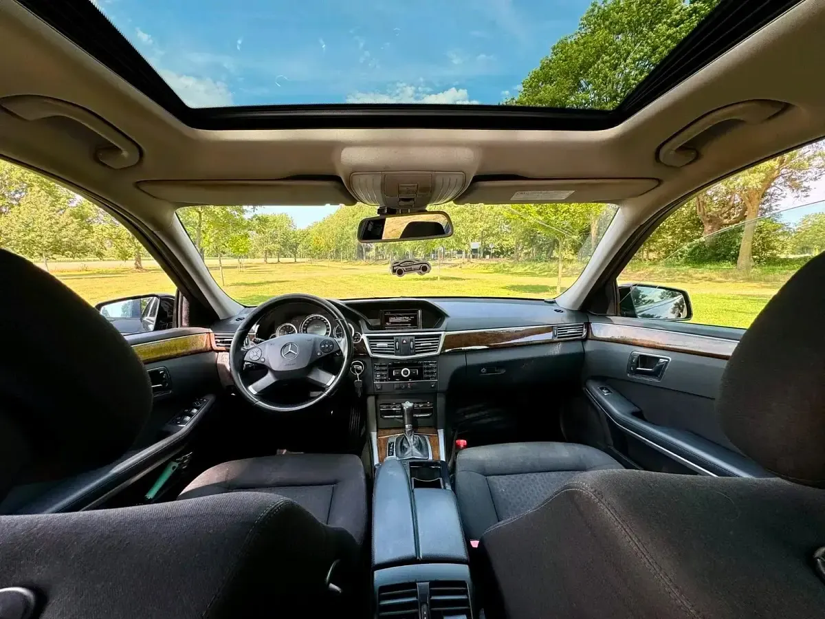 Gebraucht Mercedes E200 136 PS (100 kW) 2011 Schwarz Kombi