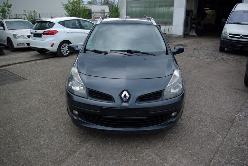 Grau Gebraucht 2009 Renault Clio II Dynamique Limousine | 1.990 € (Fairer Preis) - Bild 1/4