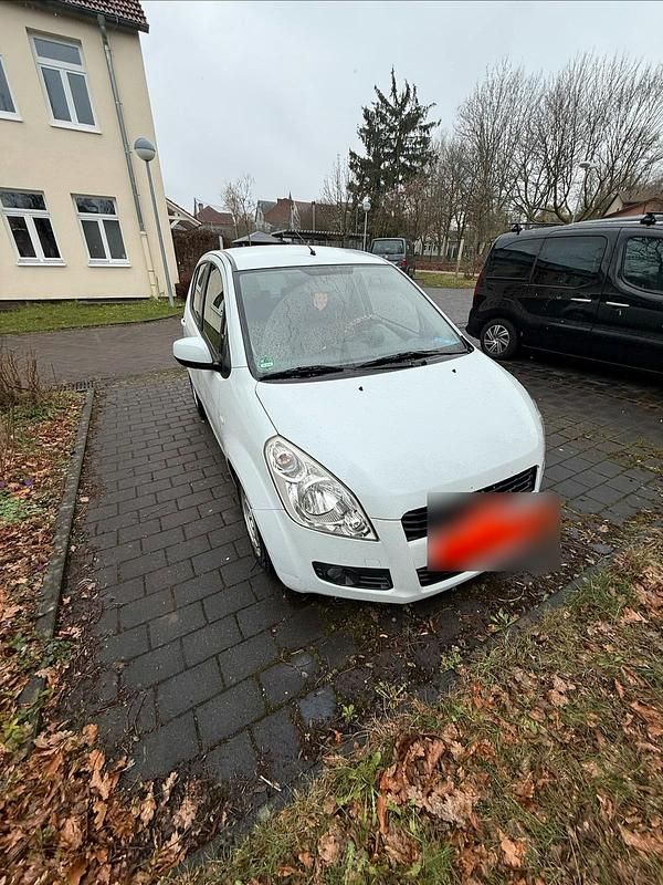 Gebraucht Suzuki Splash 90 PS (66 kW) 2009 Weiß Kleinwagen