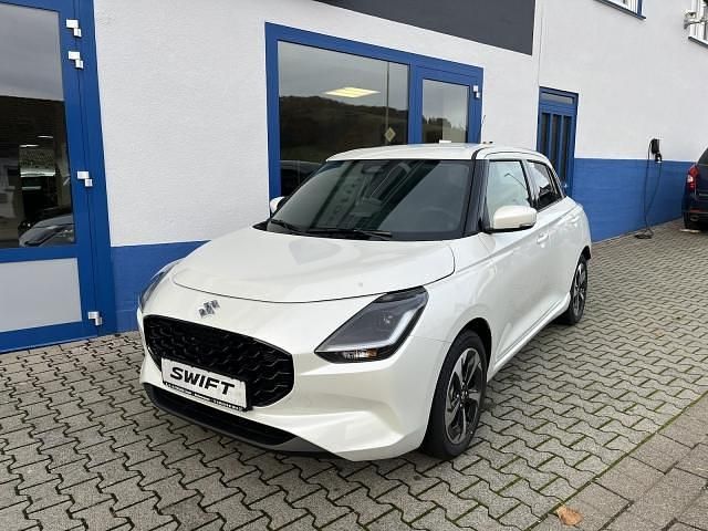 Neu Suzuki Swift Comfort+ 82 PS (60 kW) 2025 Weiß Limousine
