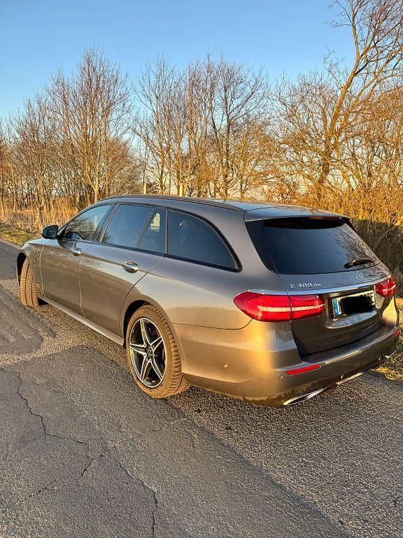 Gebraucht Mercedes E300 AMG line 309 PS (227 kW) 2019 Grau Kombi