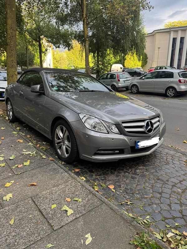 Silber Gebraucht 2012 Mercedes E220 Cabrio | 12.490 € (Guter Preis) - Bild 1/4