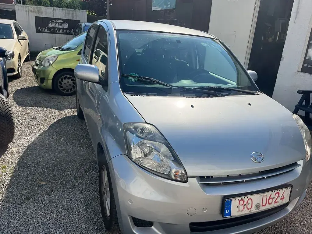 Gebraucht Daihatsu Sirion 91 PS (66 kW) 2009 Silber Kleinwagen